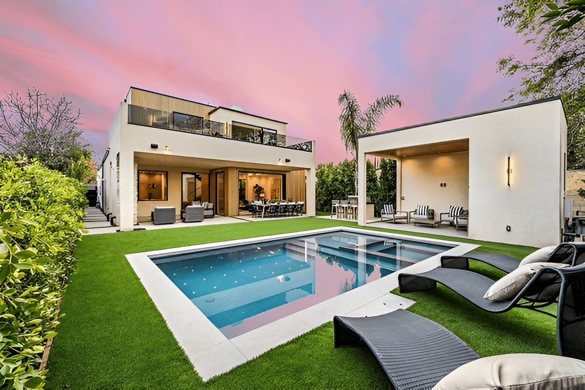 8 Reasons You & Your Home Will Love Composite Decking